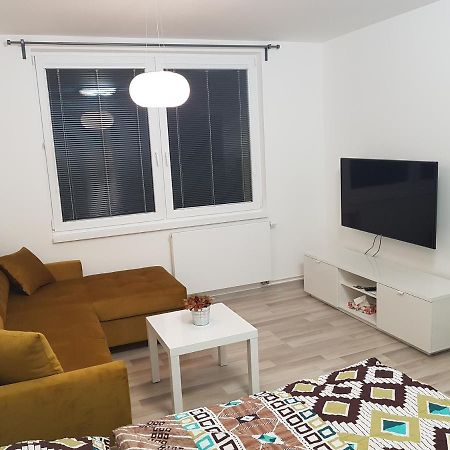 Appartamento 1+1 Znojmo Esterno foto